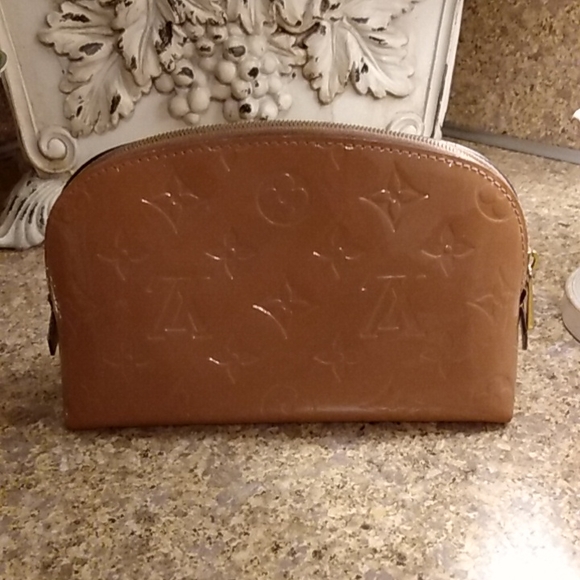 Louis Vuitton Vernis Cosmetic Pouch - Picture 8 of 12
